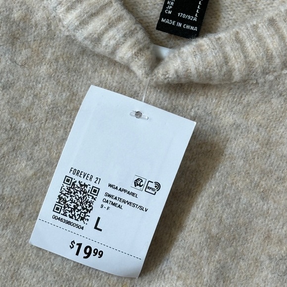 Forever 21 cropped sweater vest size large NWT - Picture 2 of 6